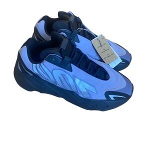 NWT Yeezys Black Purple Lace-Up Chunky Sole Sneakers m